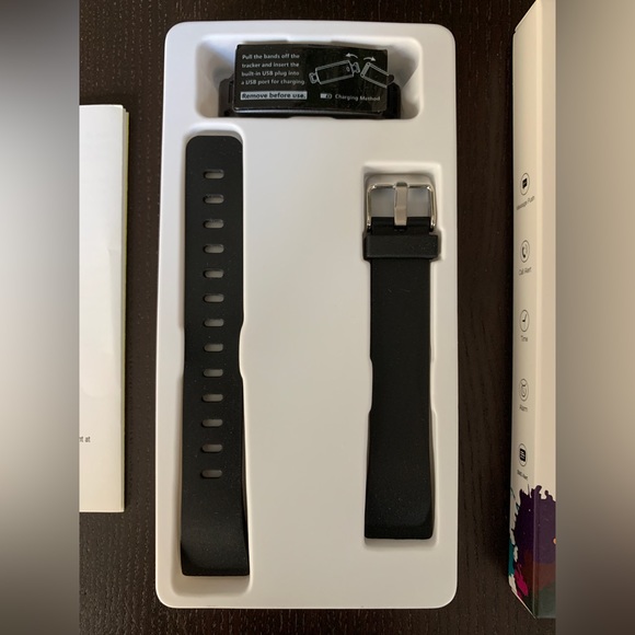 NWT! ZURURU Fitness Tracker (Black) - Picture 2 of 2